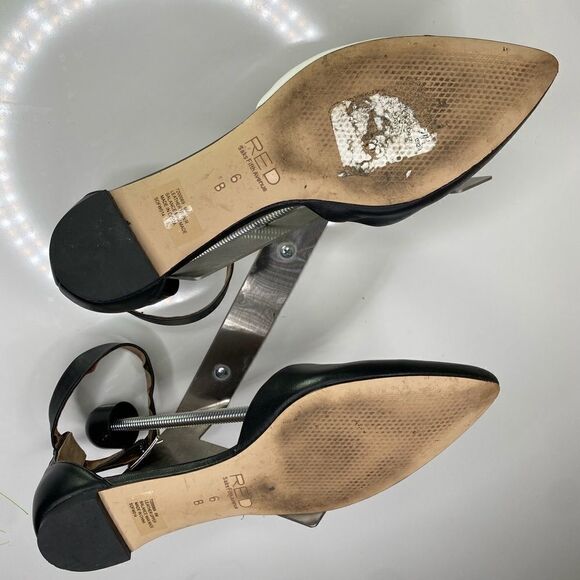 Saks Fifth Avenue Red  Flats Sandals Women's Size 6 - Picture 4 of 5